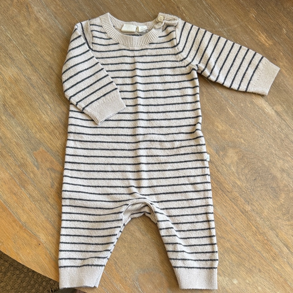 GAP Black and Cream Striped Baby Footie